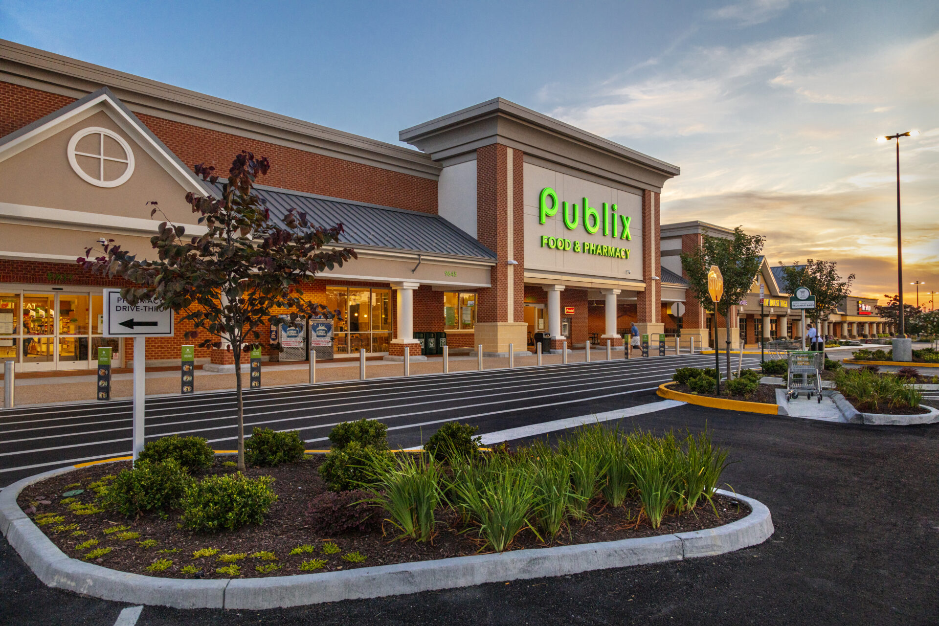 view of a Publix supermarket